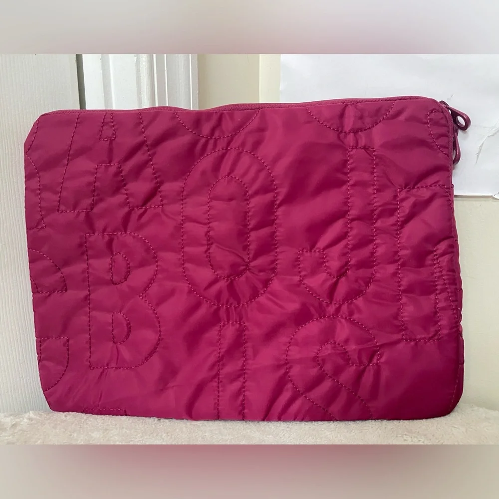 Marc by Marc Jacobs Quilted Magenta Laptop Sleeve EUC